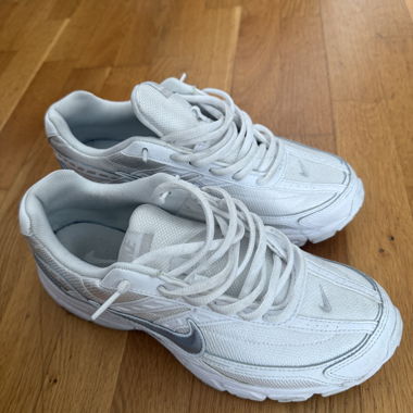 Nike interiator