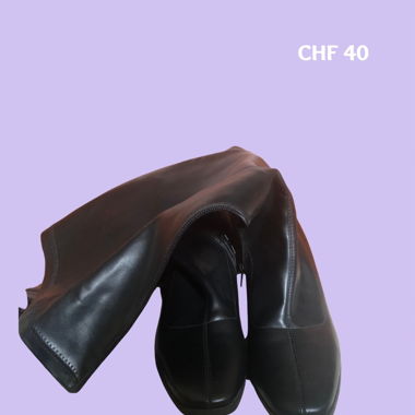 Black knee-length boots