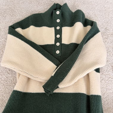 Maglione in maglia con placket di bottoni