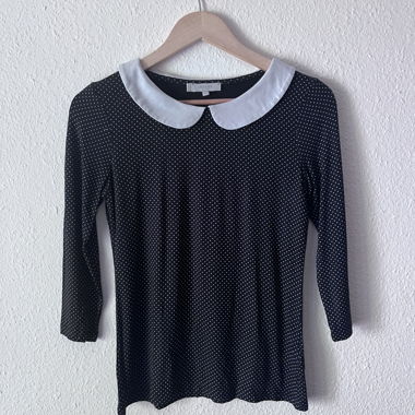1990s Vintage Black Top with White Collar HOBBS