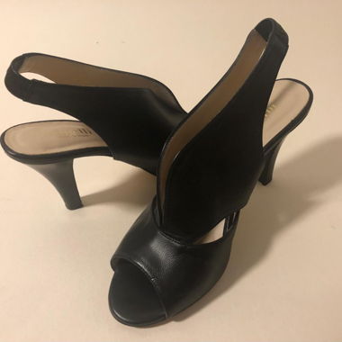 Chaussure en cuir noir à talon, marque Minelli
