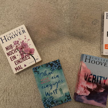Bücherset Liebesromane, Colleen Hoover etc.