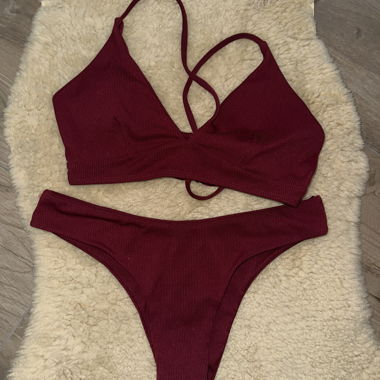 Bikini bordeaux Tg. S - Spalline regolabili
