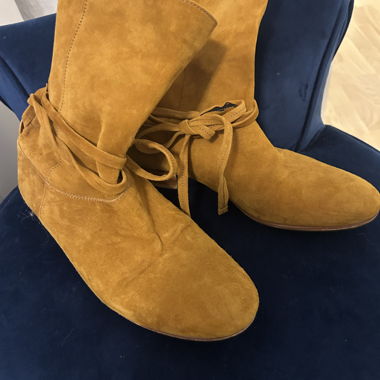 Stivali in suede color cammello Vanessa Bruno