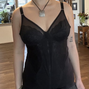 japanese vintage: schwarzer Body mit Spitzen-Einsatz