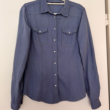 Blaue Damenbluse