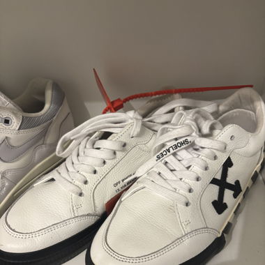 Off White 