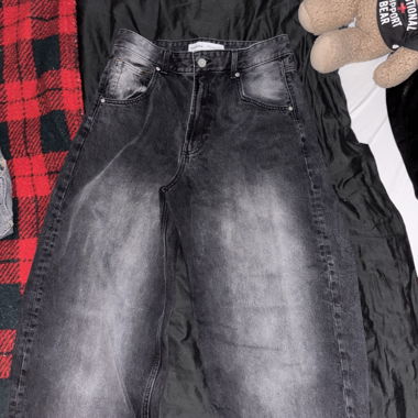 Schwarze Baggy-Jeans von Bershka
