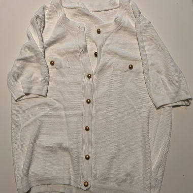 Cardigan blanc en maille fine à boutons