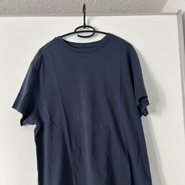 dunkelblaues basic Tshirt