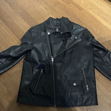 DIVSN 83 Veste en cuir