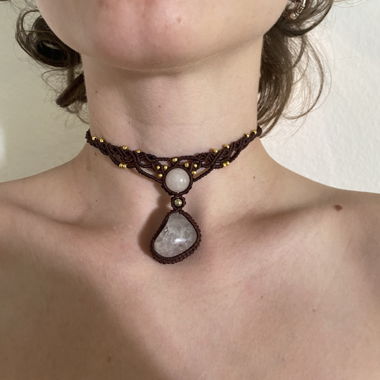 Selbstgemachte Makramee Kette Bergkristall