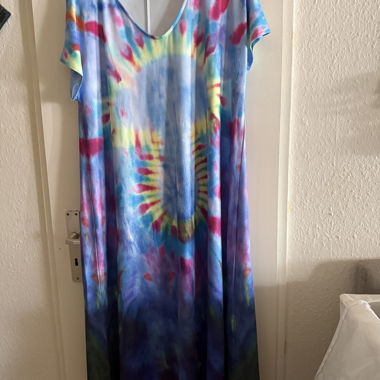 Buntes Tie-Dye-Kleid