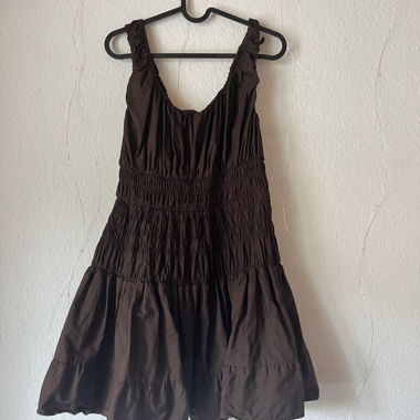 Braunes gemocktes Kleid