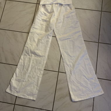 Weisse Damenhose