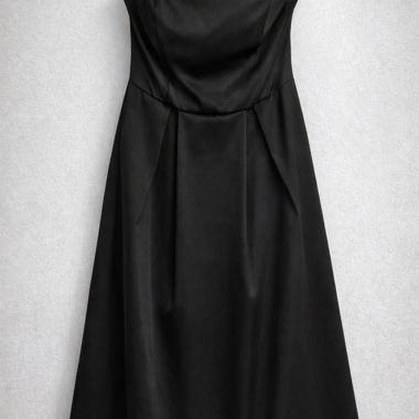 Elegantes schwarzes Abendkleid trägerlos 