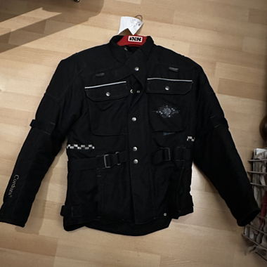 Motorradset (IXS Jacke, Hose mit Polster)