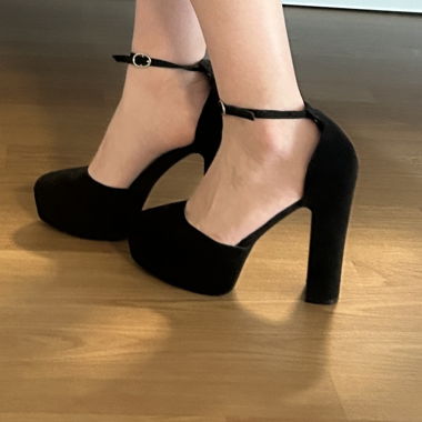 Escarpins noirs à talons hauts