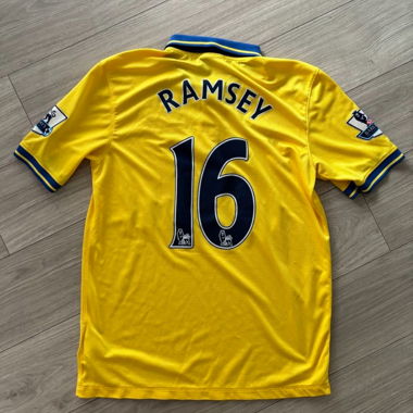 2013-14 size M Arsenal Nike Away Shirt Ramsey #16