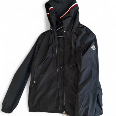 Moncler windbreaker size 4/M