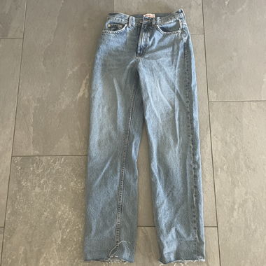 Hellblaue Jeans