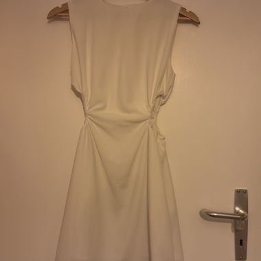 Jolie petite robe blanche