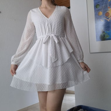 Short white dress