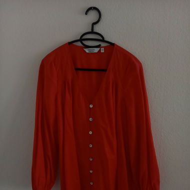 Rotes Kleid mit Leinen