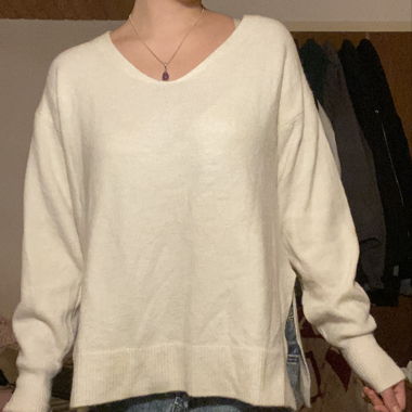 Weisser Pullover