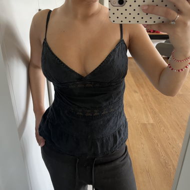 Top cami nero in pizzo