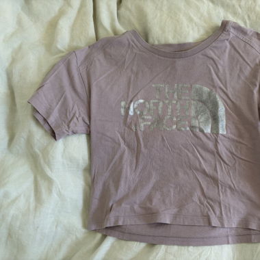 T-Shirt North Face Lila