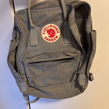Fjällräven Kånken: grauer Rucksack