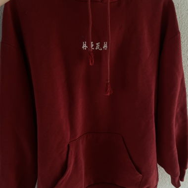 Roter Hoodie mit Print
