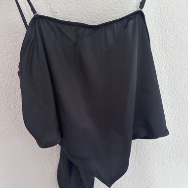 Top Weekday Armelle con foulard