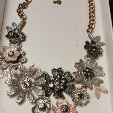 Collier fleurs