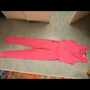 Pink sports set