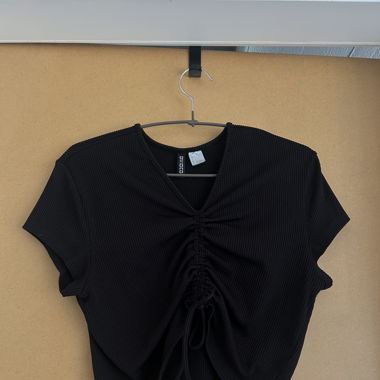 Crop top noir H&M à lacet