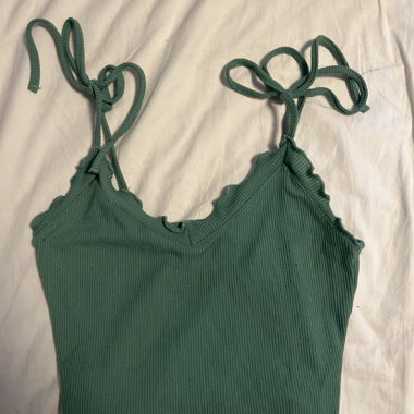 Top corto verde