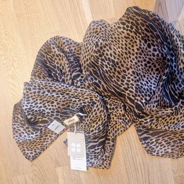 Paréo/foulard léopard Manor
