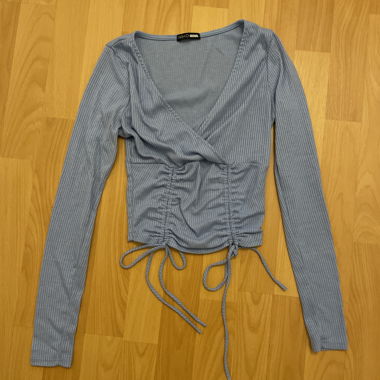 Top incrociato blu