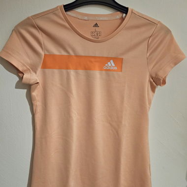 Pinkes Sportshirt