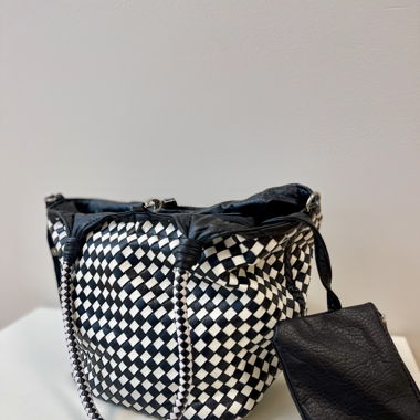 trendige henkeltasche
