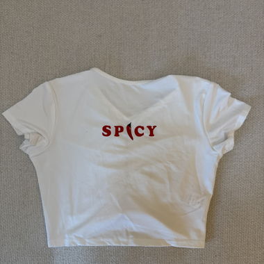 Weisses T-Shirt SPICY-Falte
