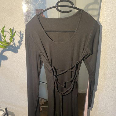 Langes kleid mit schnürrung