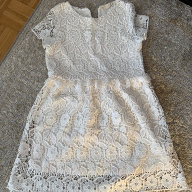 White lace dress children