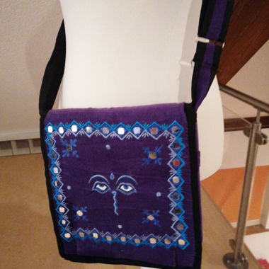 Schultertasche Boho style violett neu