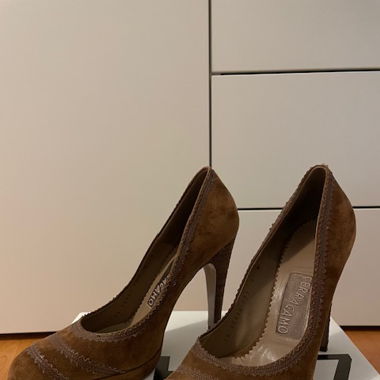 Dunkelbraune Designer High Heels aus Wildleder