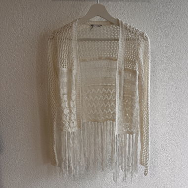 Weisse Boho Strickjacke