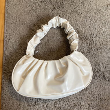 Weisse Tasche