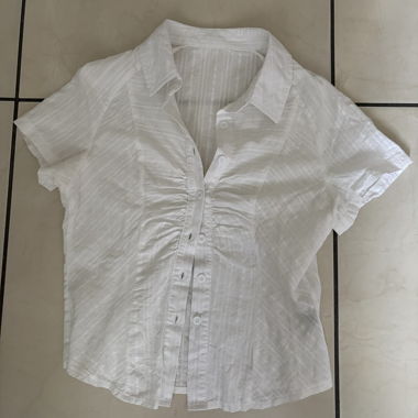 Chemise blanche à manches courtes